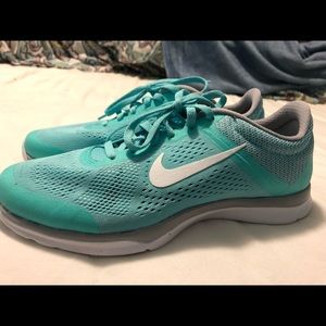 Nike tennis shoes